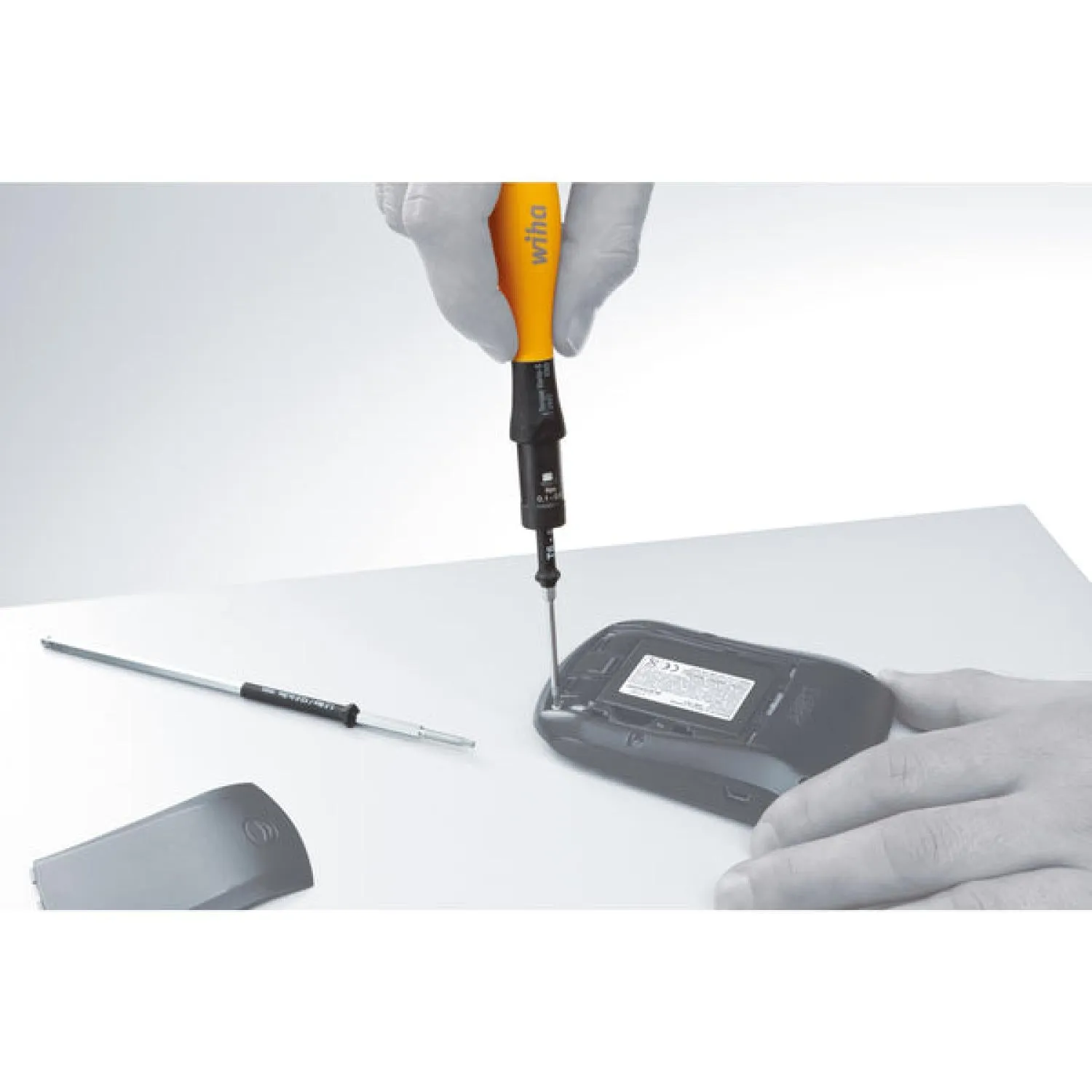 Wiha Tools 28890 24 Piece ESD Torque Screwdriver Micro Bit Box Set 15-80 in-oz.